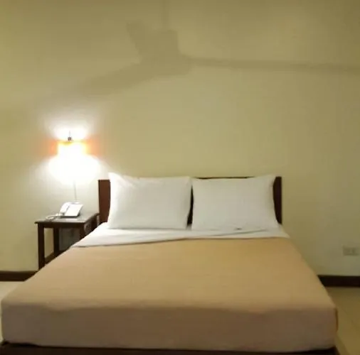 Hotel Governor Forbes 2*