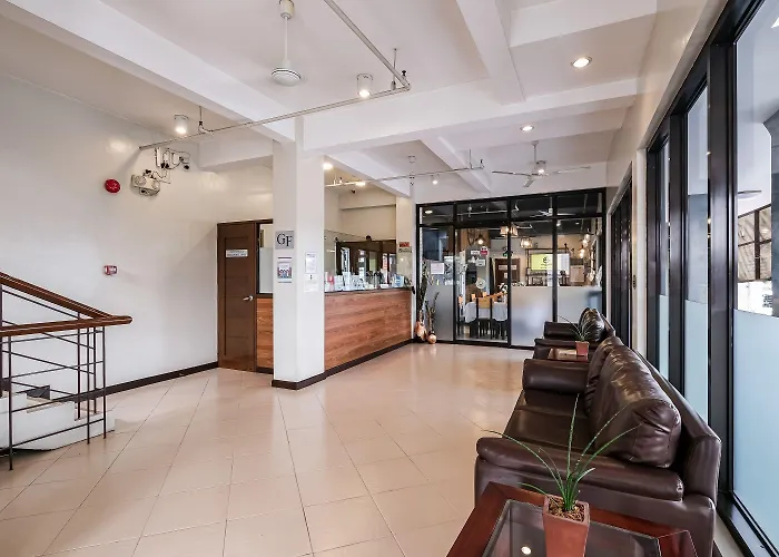 Governor Forbes Hotel 2*