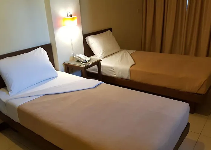 Hotel Governor Forbes 2*